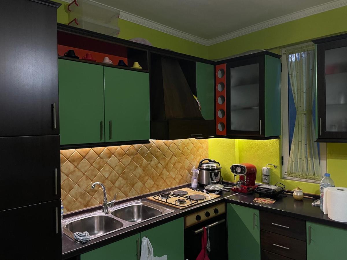 Modern Comfy Apartment With Balcony ドゥラス エクステリア 写真