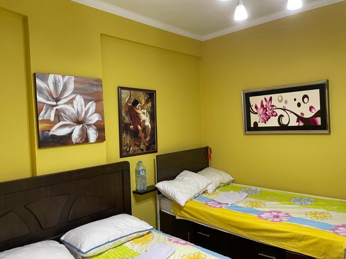 Modern Comfy Apartment With Balcony ドゥラス エクステリア 写真