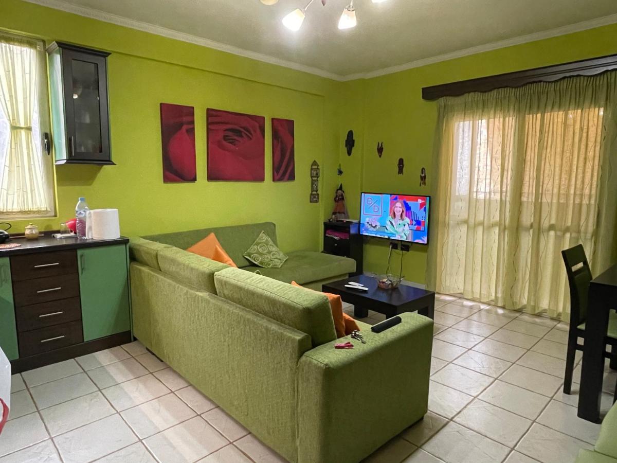 Modern Comfy Apartment With Balcony ドゥラス エクステリア 写真